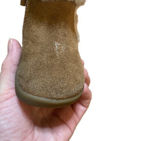 4 for $25 - Baby UGG Chestnut Ankle Boots - Picture 3 of 8